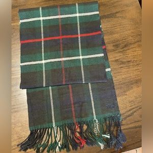 Chaps men’s scarf.